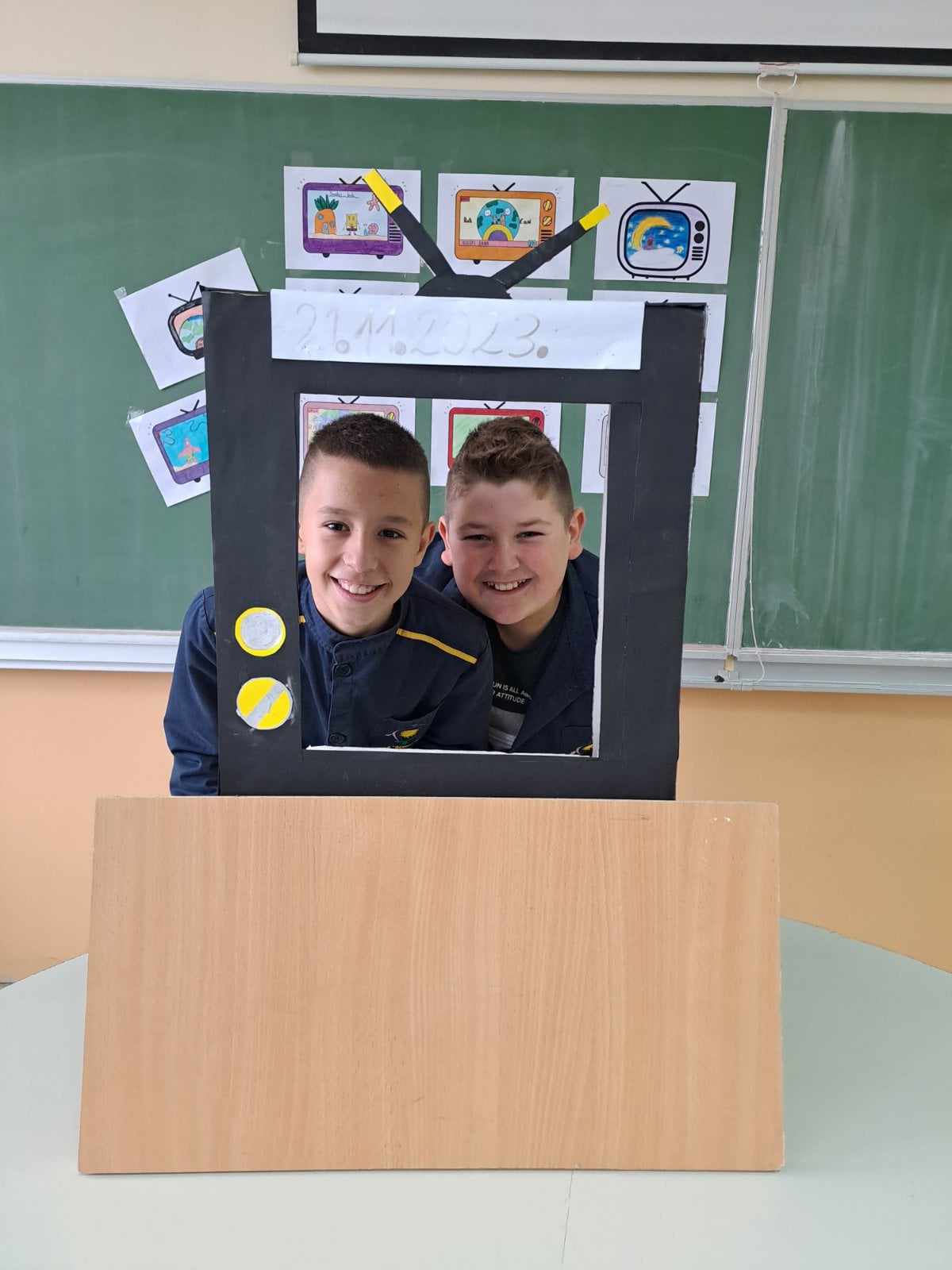 tv8