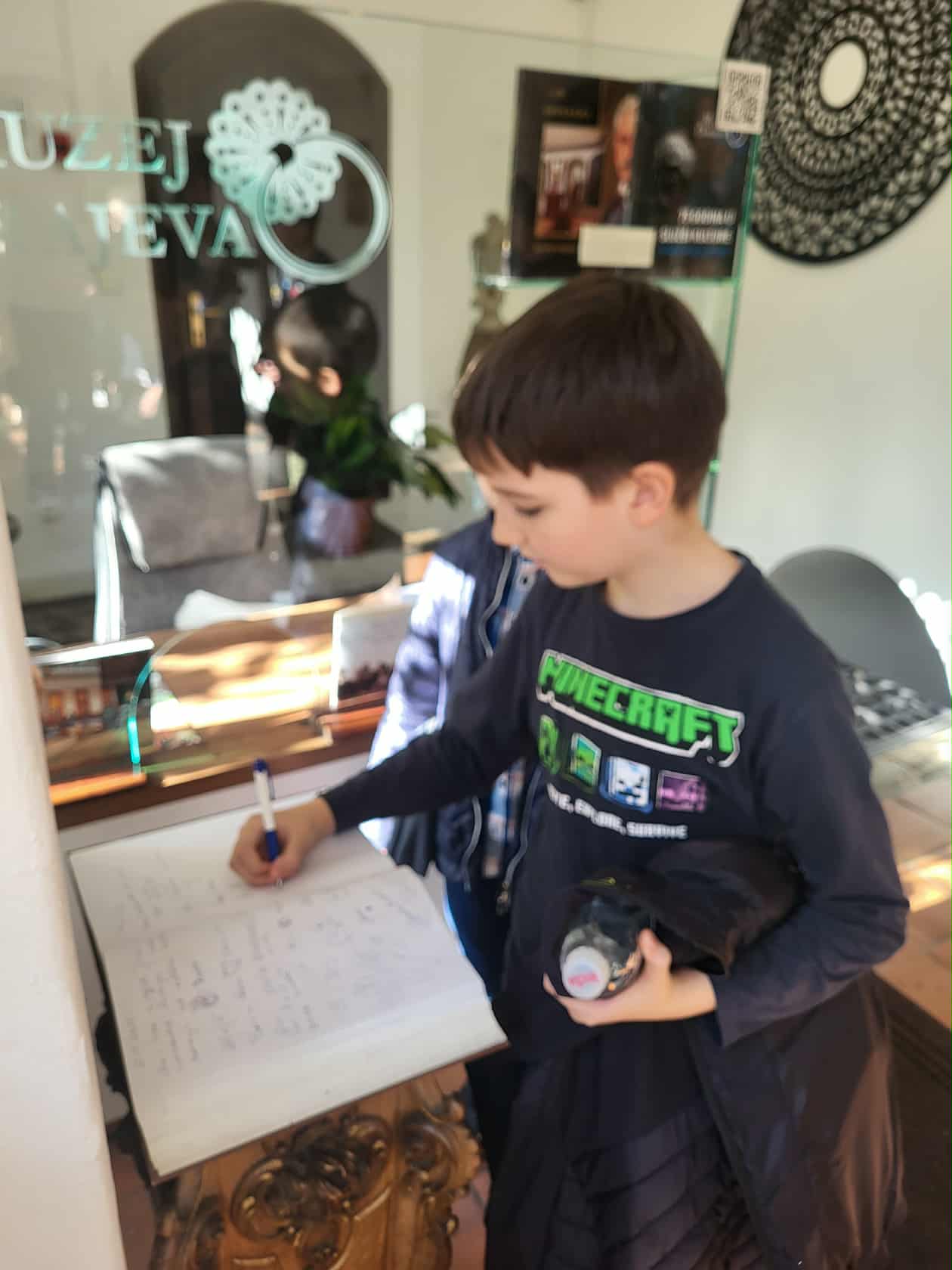 a8997bb7-f251-4412-9a40-382e4ae2a72a