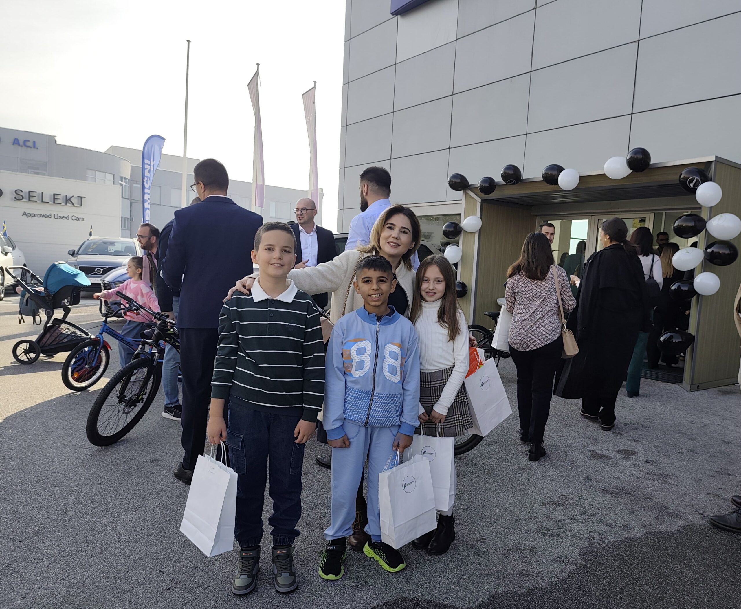 2f00c986-0769-4825-908e-c25ad81a2686