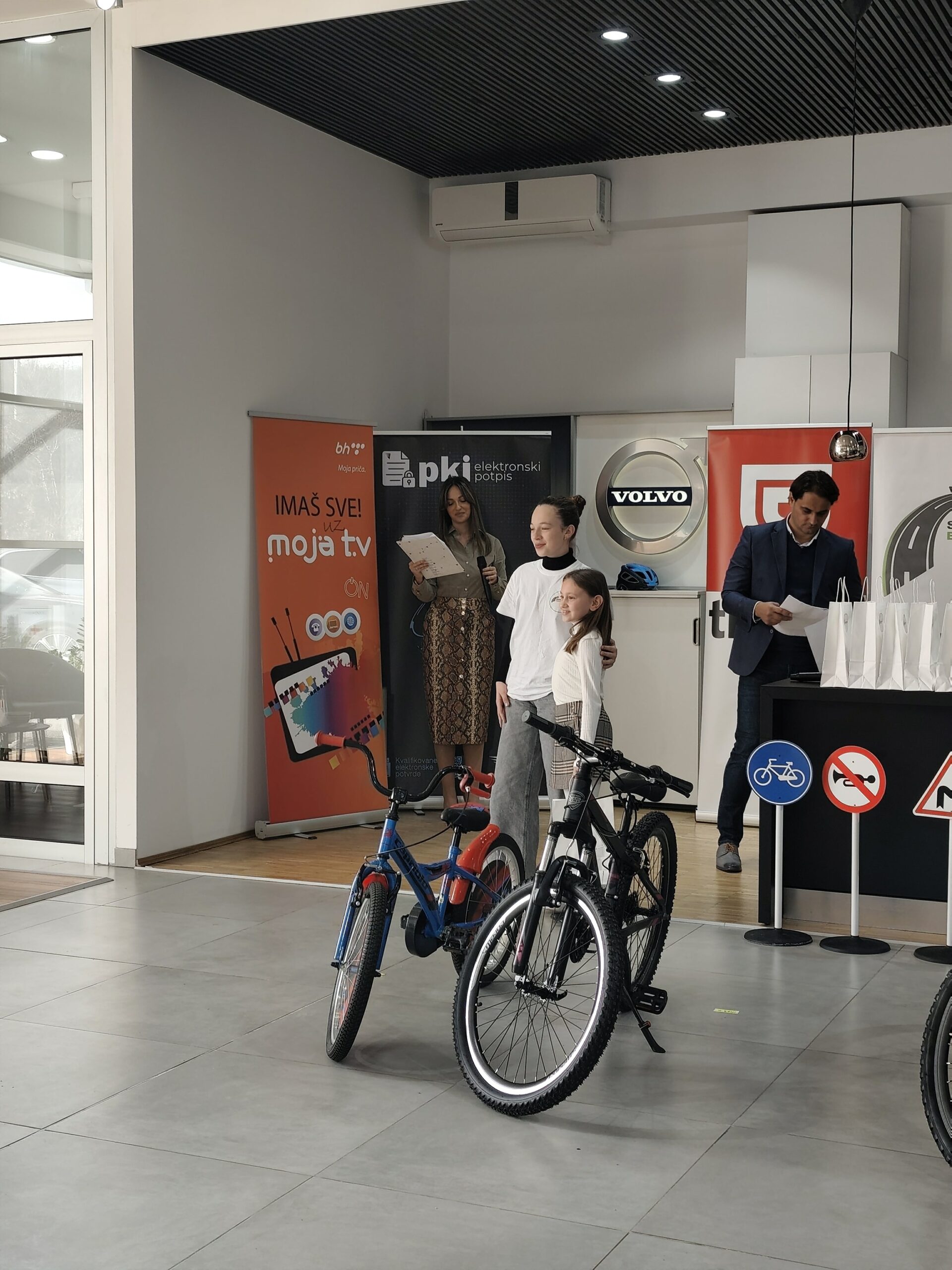 9ed7ab5b-bcab-42bd-97b8-e4aa6783db90