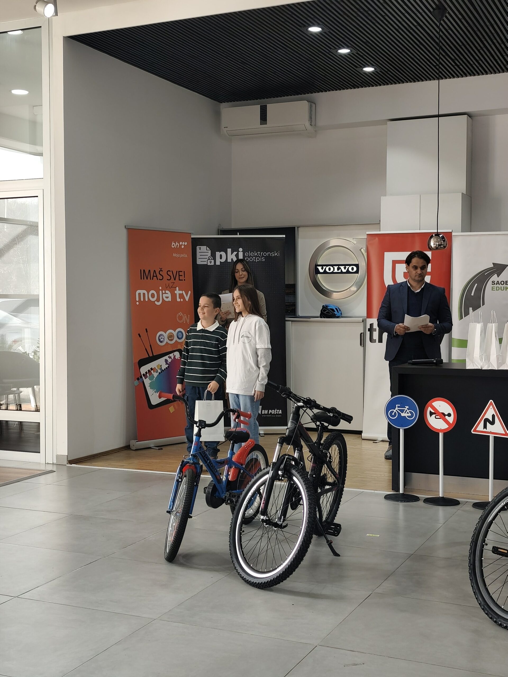 c636f59b-3873-4d31-b55f-6151ca5f7f33