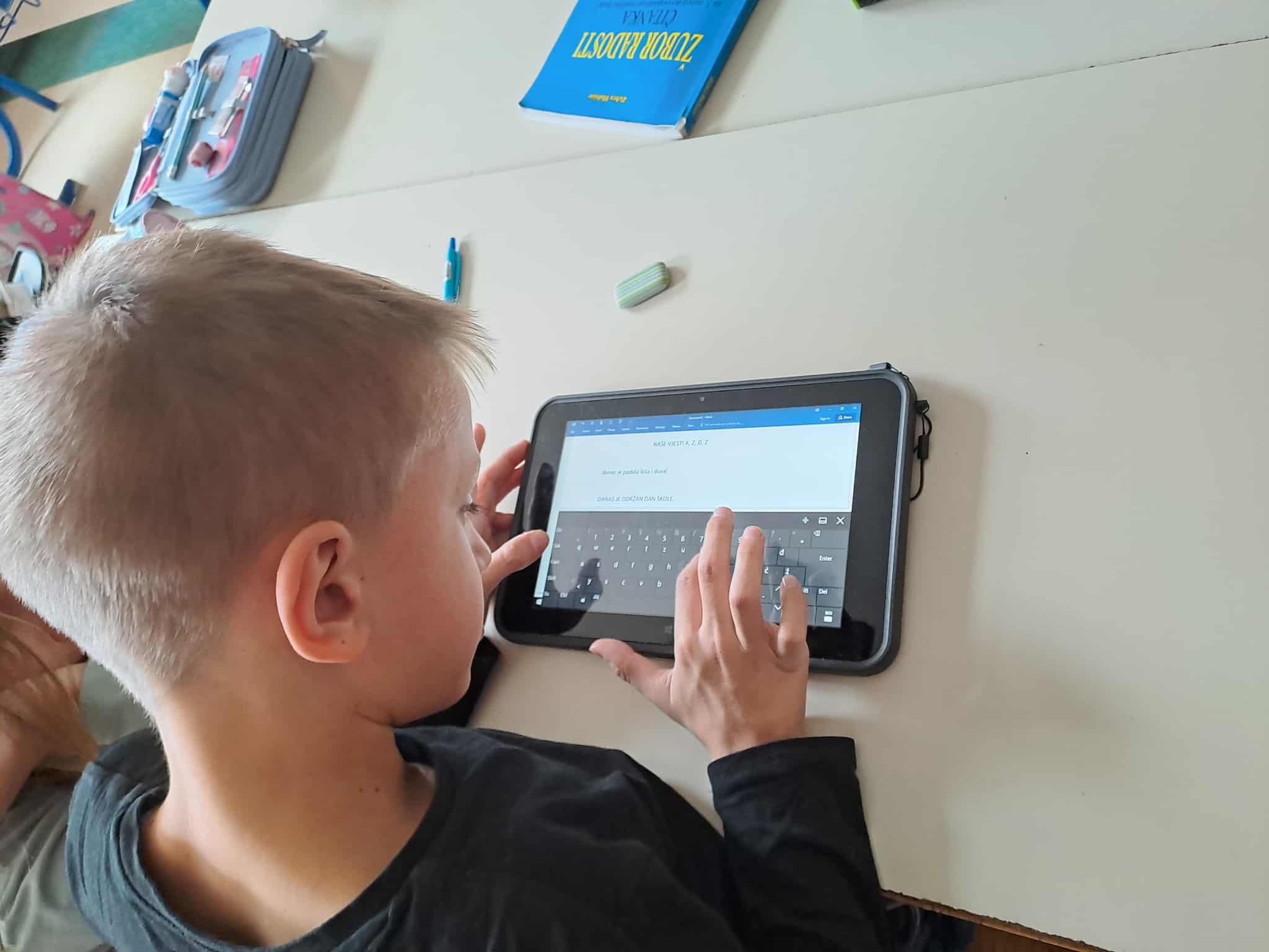 f2659909-2469-4f73-8b22-317209fa0018