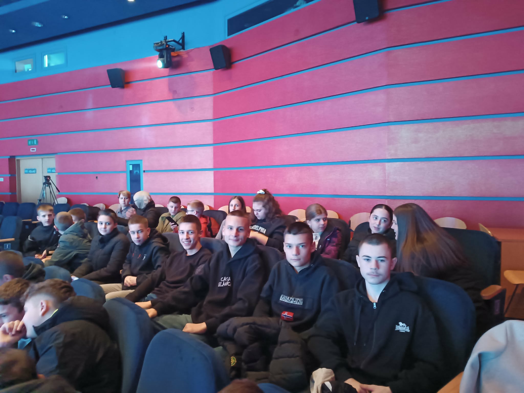 392e4304-49c0-46f6-9b7f-2d0f1d820409