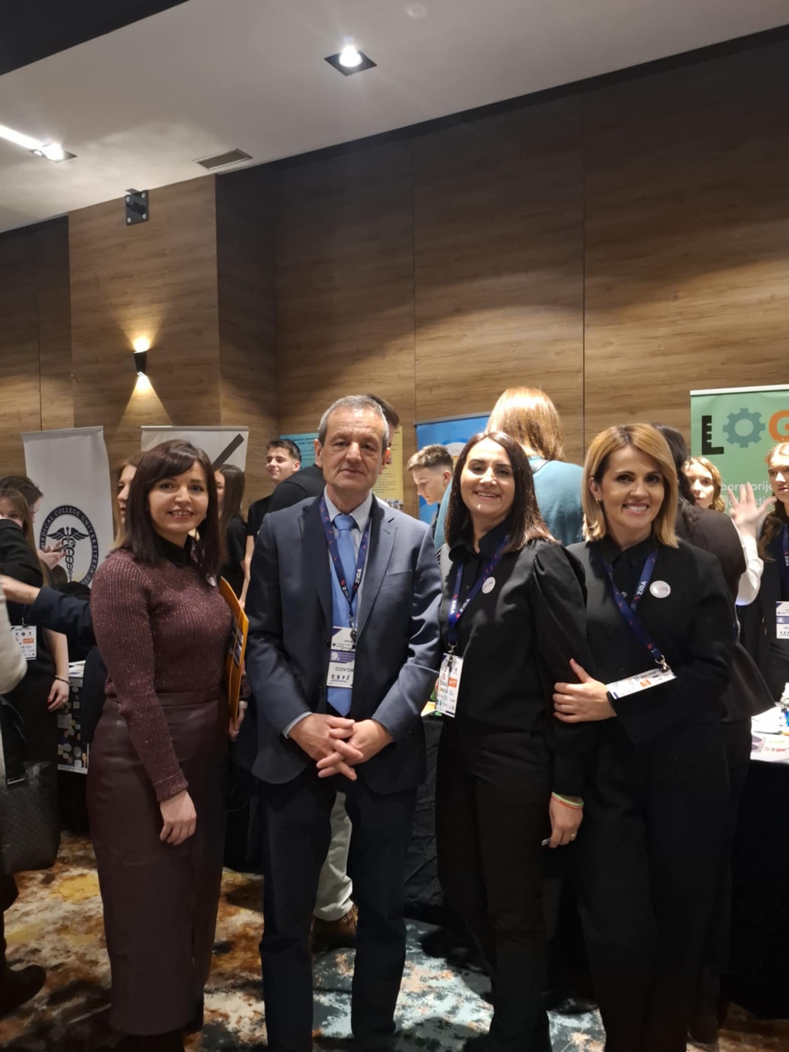 c9b37e59-b0c6-4998-8cc9-efa8ce73bffd