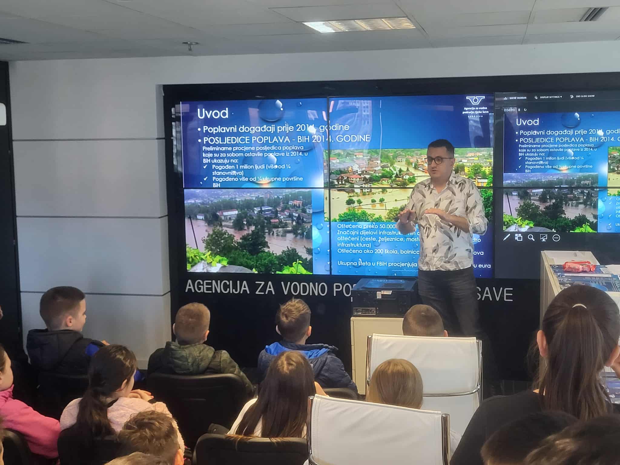 9a6b64c1-86ce-42ec-b813-b220edb1321e