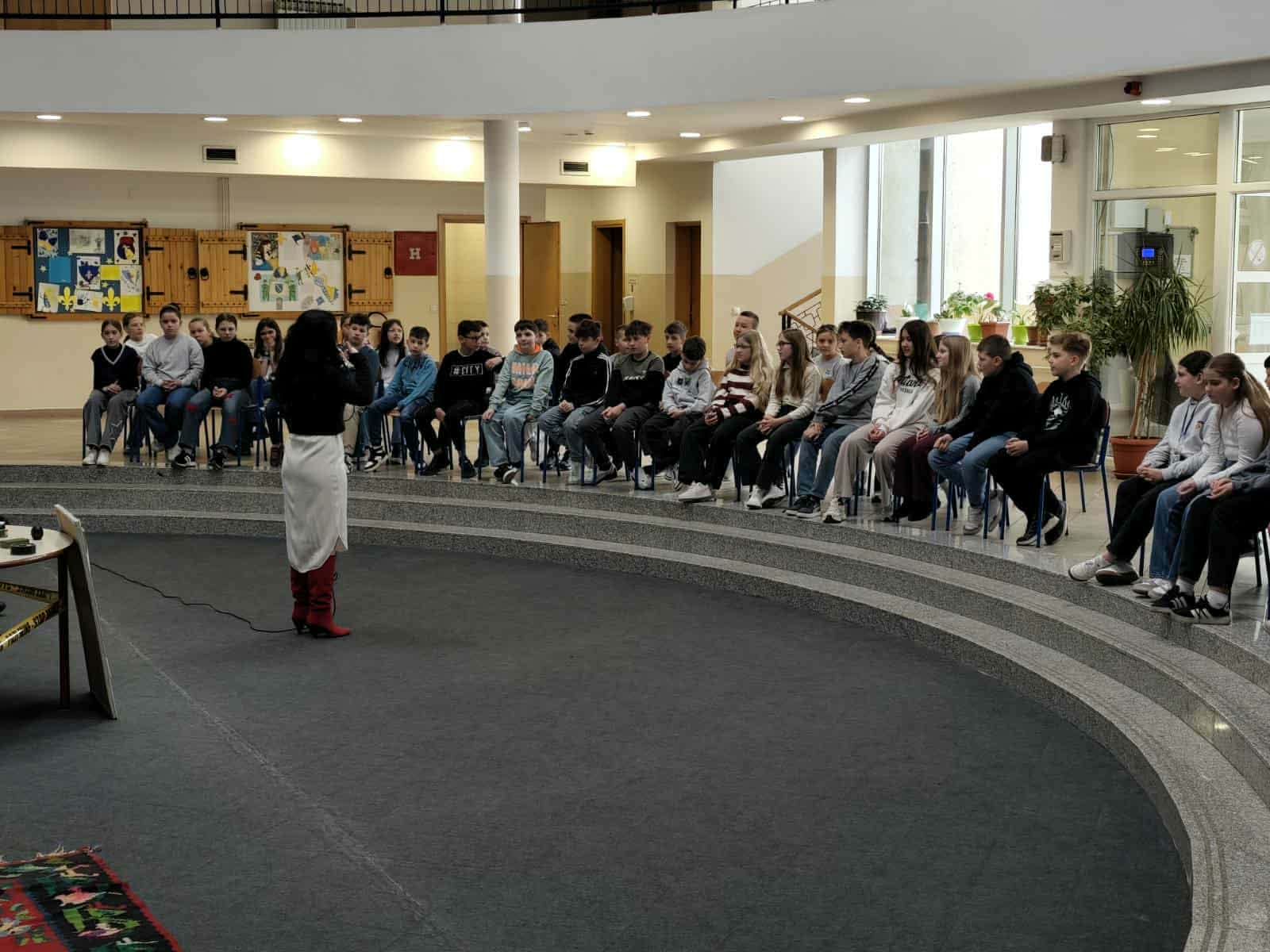 e8ccb118-0694-4eb3-8013-88ac7d22a21d