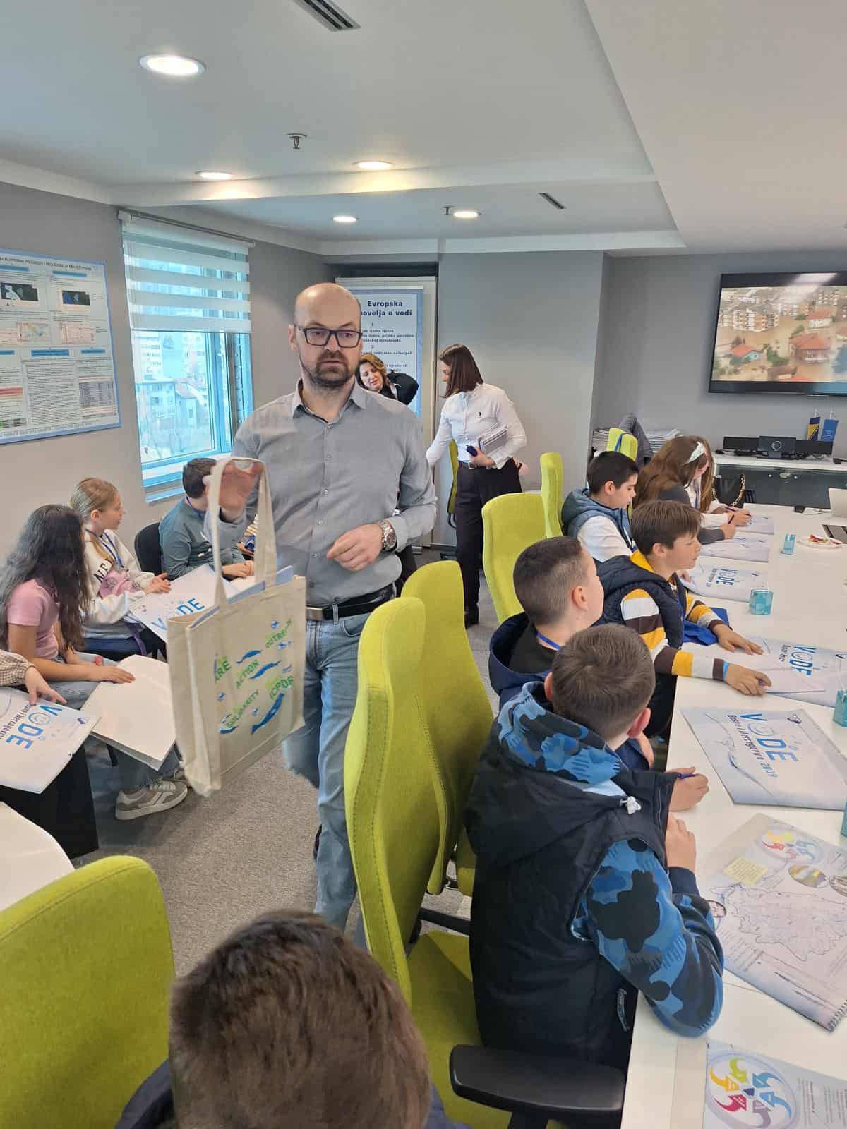 ec2622ec-cd7b-4fbb-b088-3c474b585a27